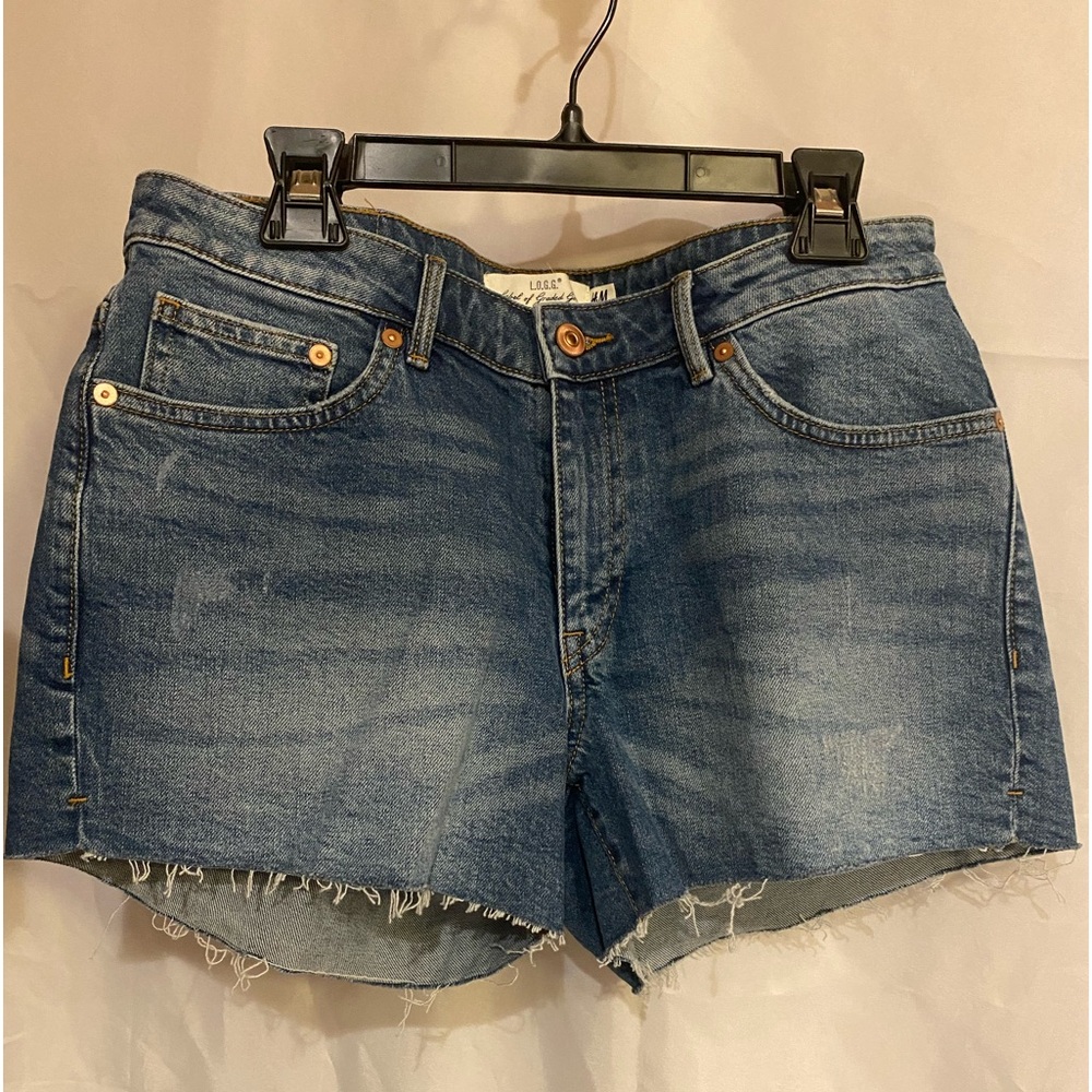 H & M Jean shorts NWT